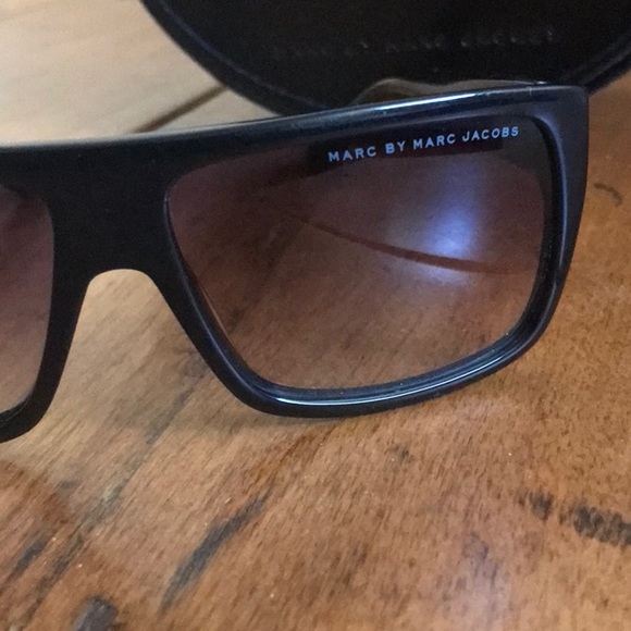 COPY - NWOT Marc Jacobs Flat top brow black sunglasses - Picture 2 of 6